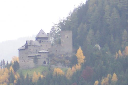 burg_finstergruen1.jpg